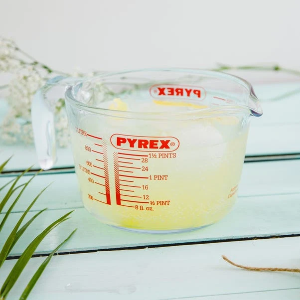 Pyrex 1 Litre Measuring Jug 4 Pyrex 1 Litre Measuring Jug - Image 2