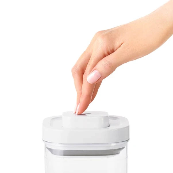 OXO POP 1L Small Square Container 4 OXO POP 1L Small Square Container - Image 2