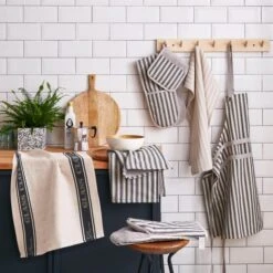 Dunelm Professional Apron -Kitchen Warehouse 1000182718 alt02